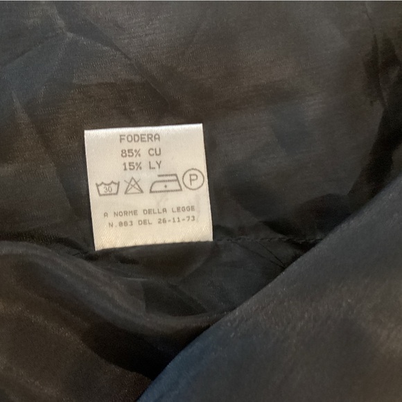 Authentic Bally Women's black 3 button office jacket Blazer size 6 - Picture 4 of 13